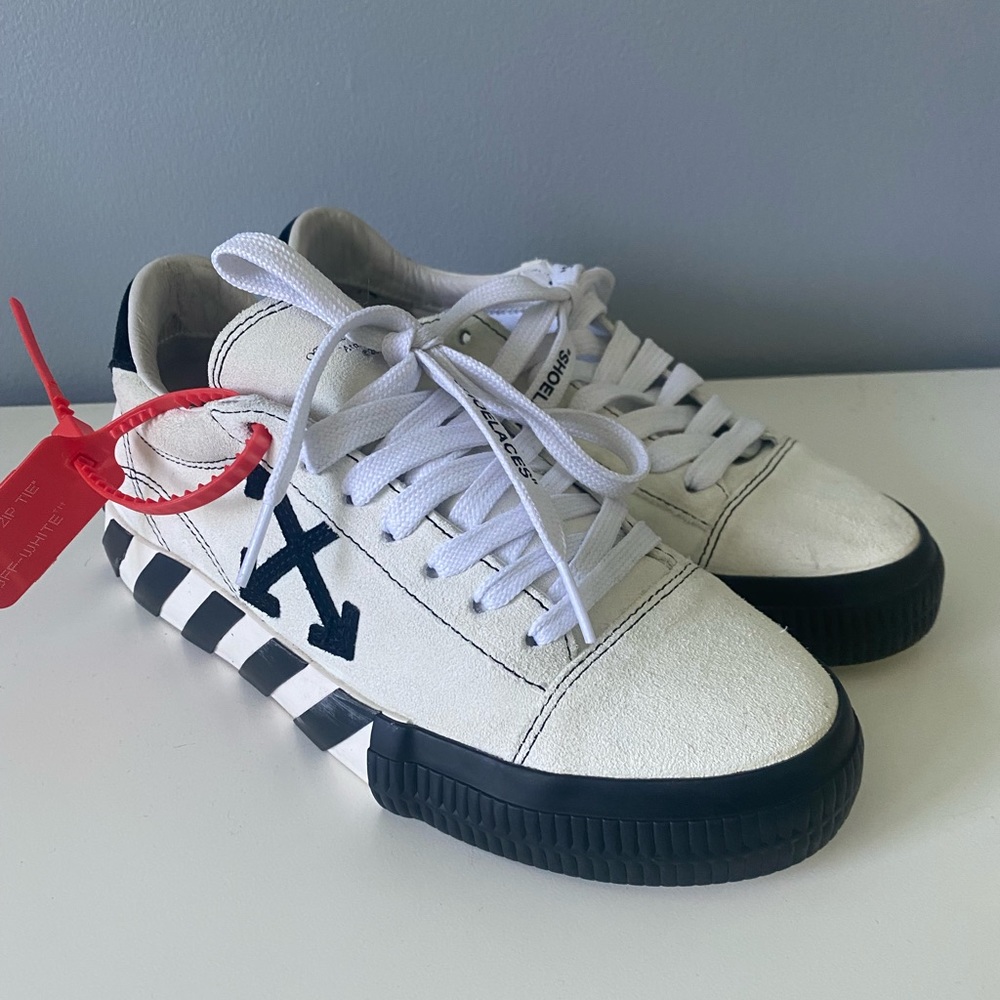 Off-White Vulcanized Low.